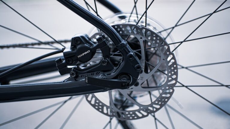 Roda De Bicicleta Preta E Prateada RERWRZQPA9A