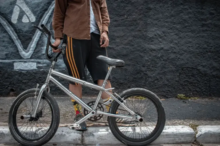 Qual a calibragem do pneu de bicicleta aro 20?